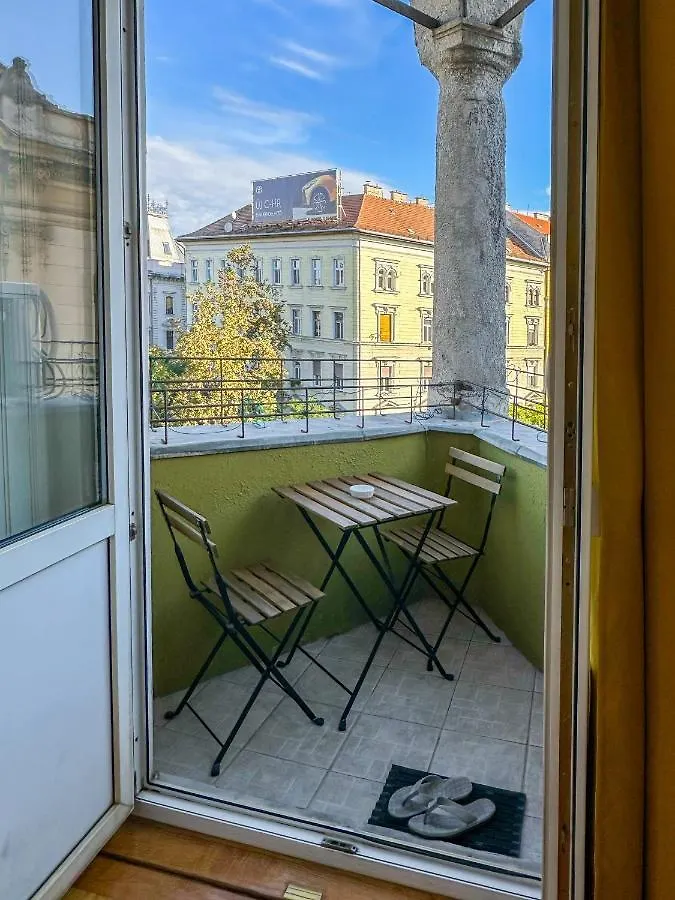 Saffron Apartment City Center Panorama Balcony Budapest 0*,
