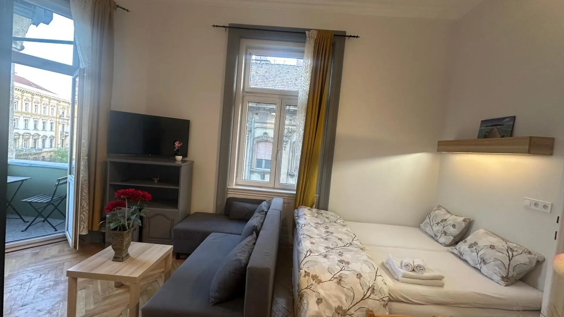 Saffron Apartment City Center Panorama Balcony Budapest
